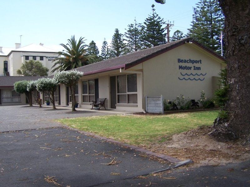 13 Railway Terrace Beachport SA, Beachport - Thumbnail 2