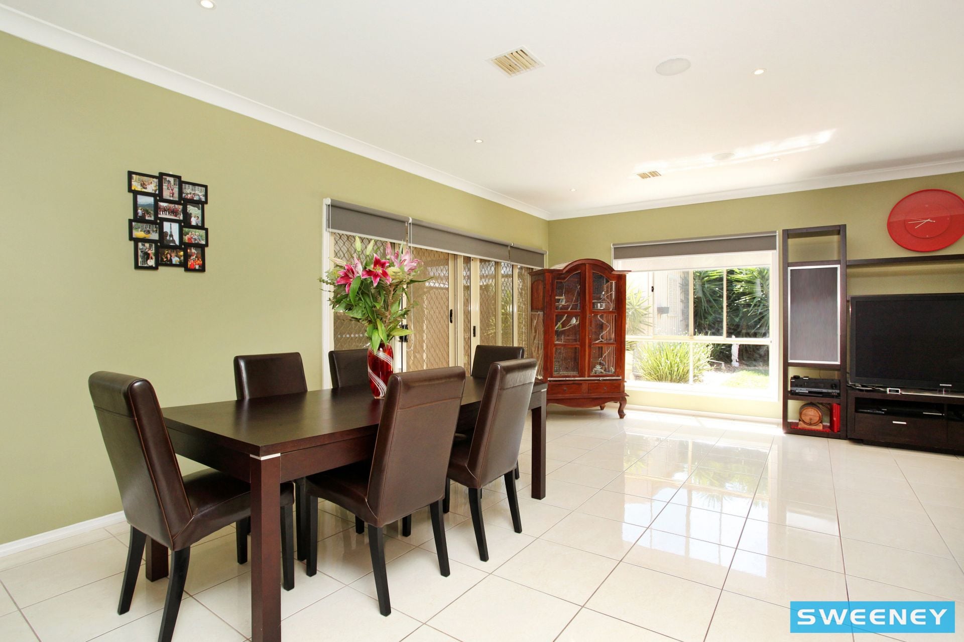 16 Hascombe Drive, Caroline Springs - Thumbnail 5