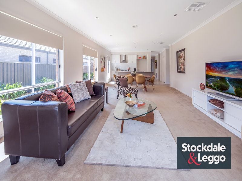 13 Moorland Way MERNDA, Mernda - Thumbnail 2