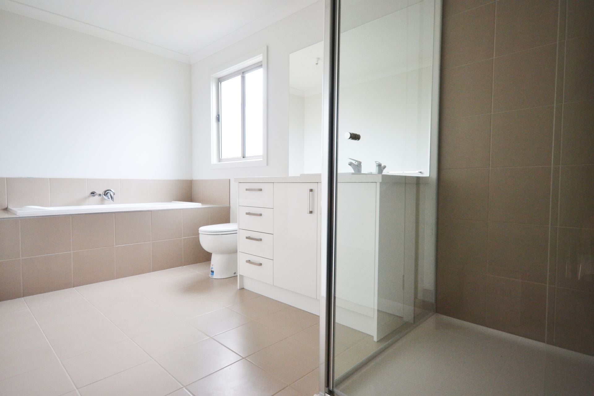 AS NEW THREE BEDROOM TOWNHOUSE