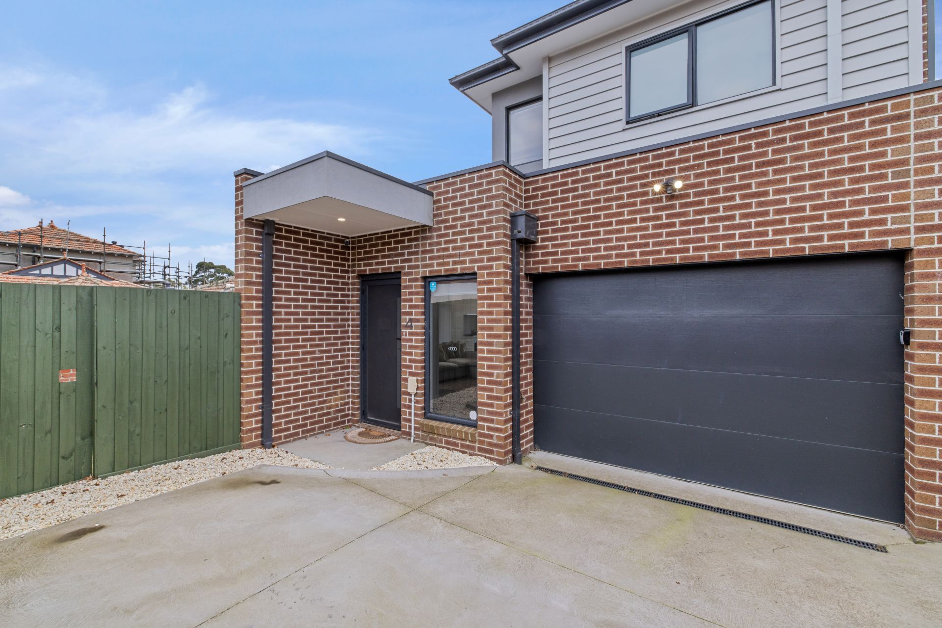 Modern Townhouse in Prime Reservoir Location