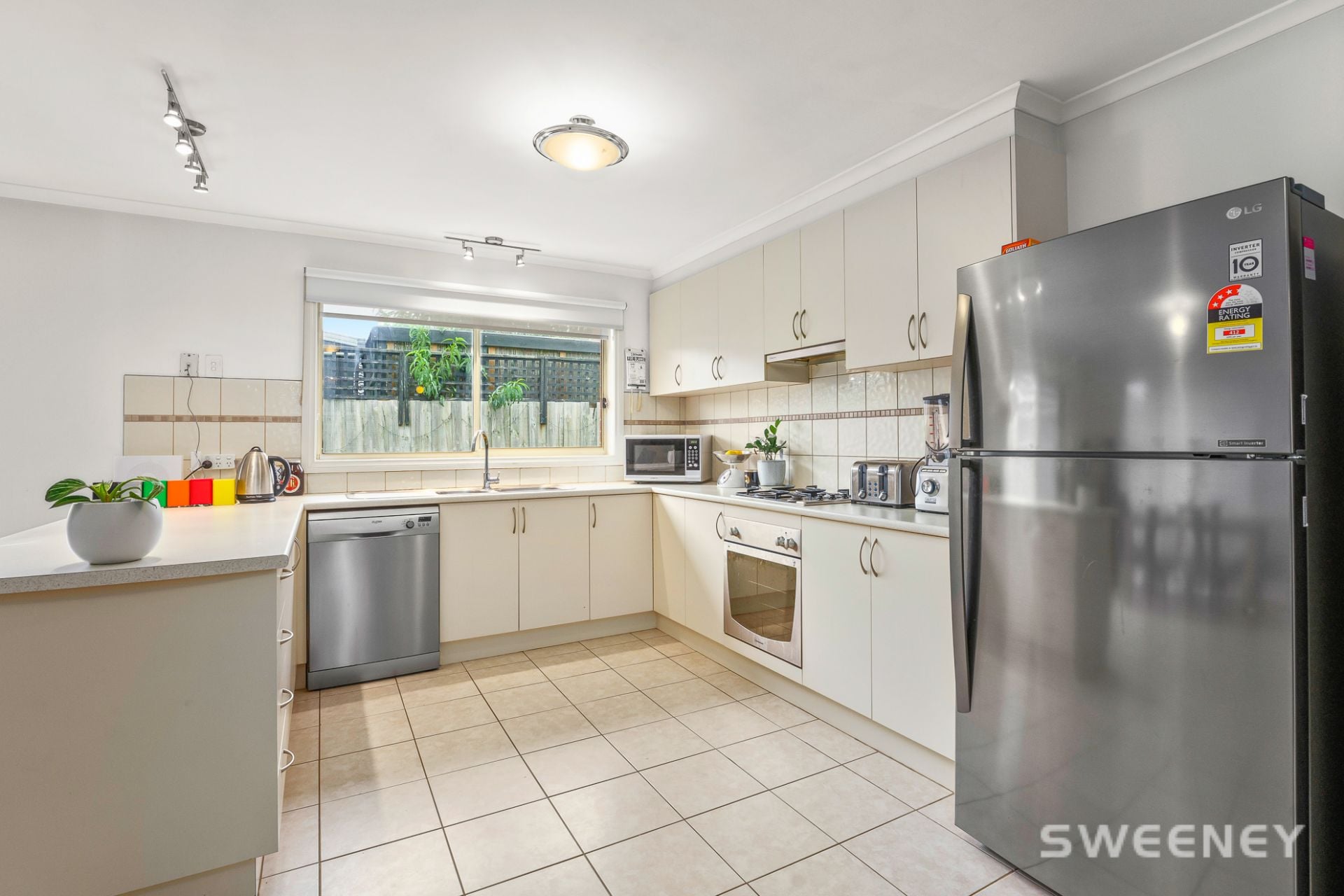 2/10 Dillon Court, Altona Meadows - Thumbnail 6