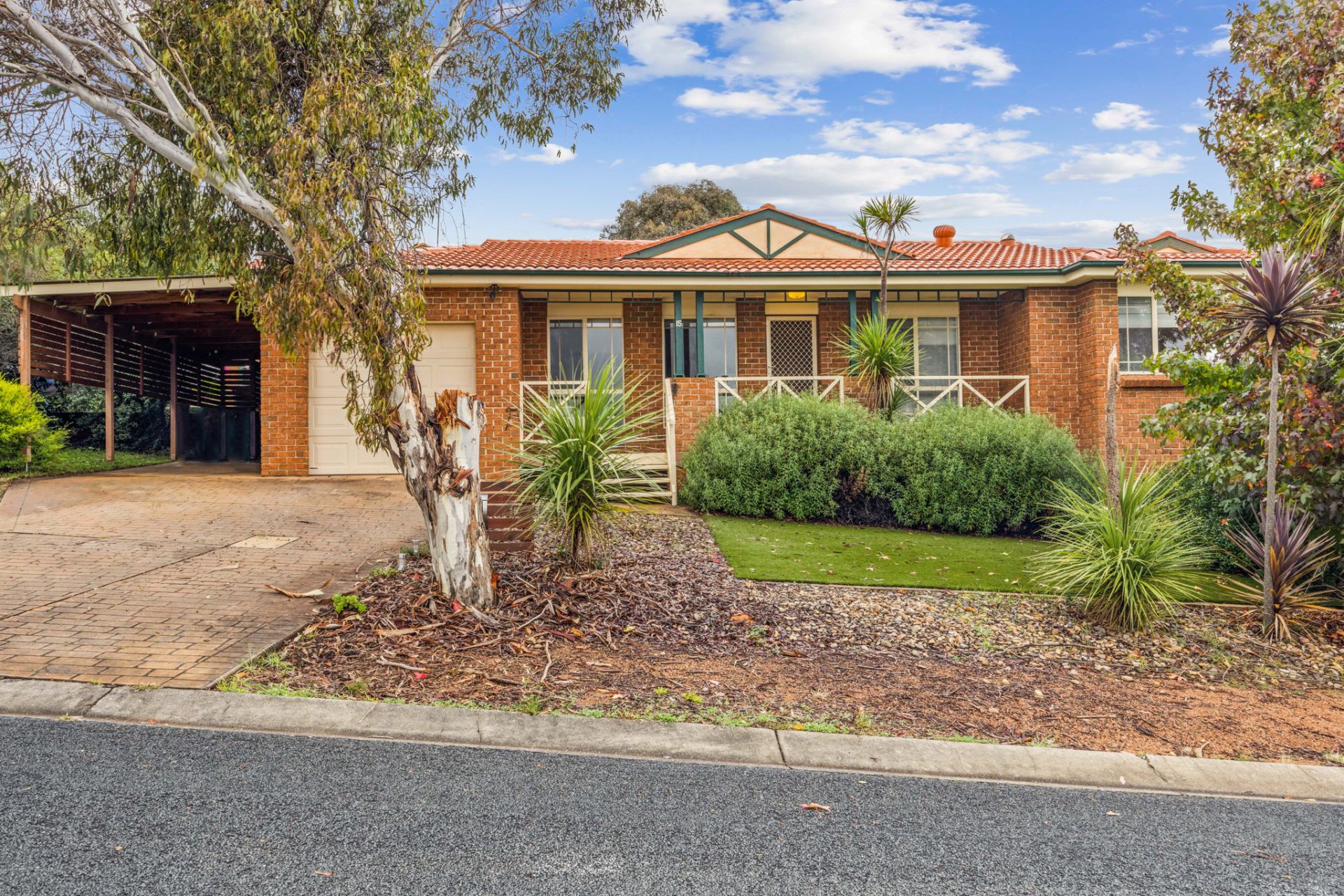 2/15 Kennedy Avenue, Jerrabomberra Ian McNamee & Partners Pty Ltd
