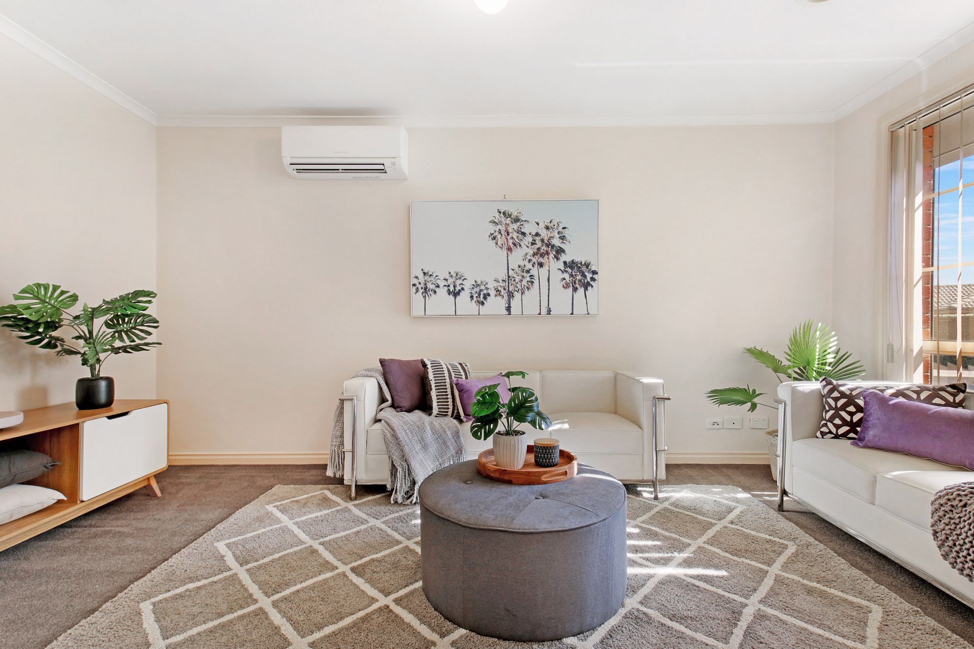 Easy-Care Living, Central Location