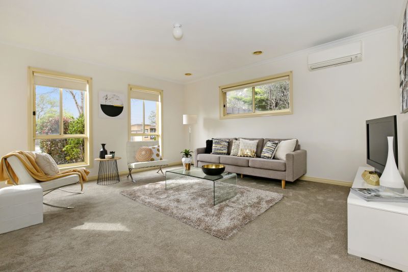 1/3 Boldrewood Parade, Reservoir
