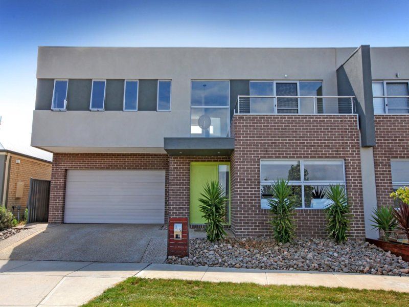 15 Damaine Circuit, Caroline Springs - Thumbnail 2