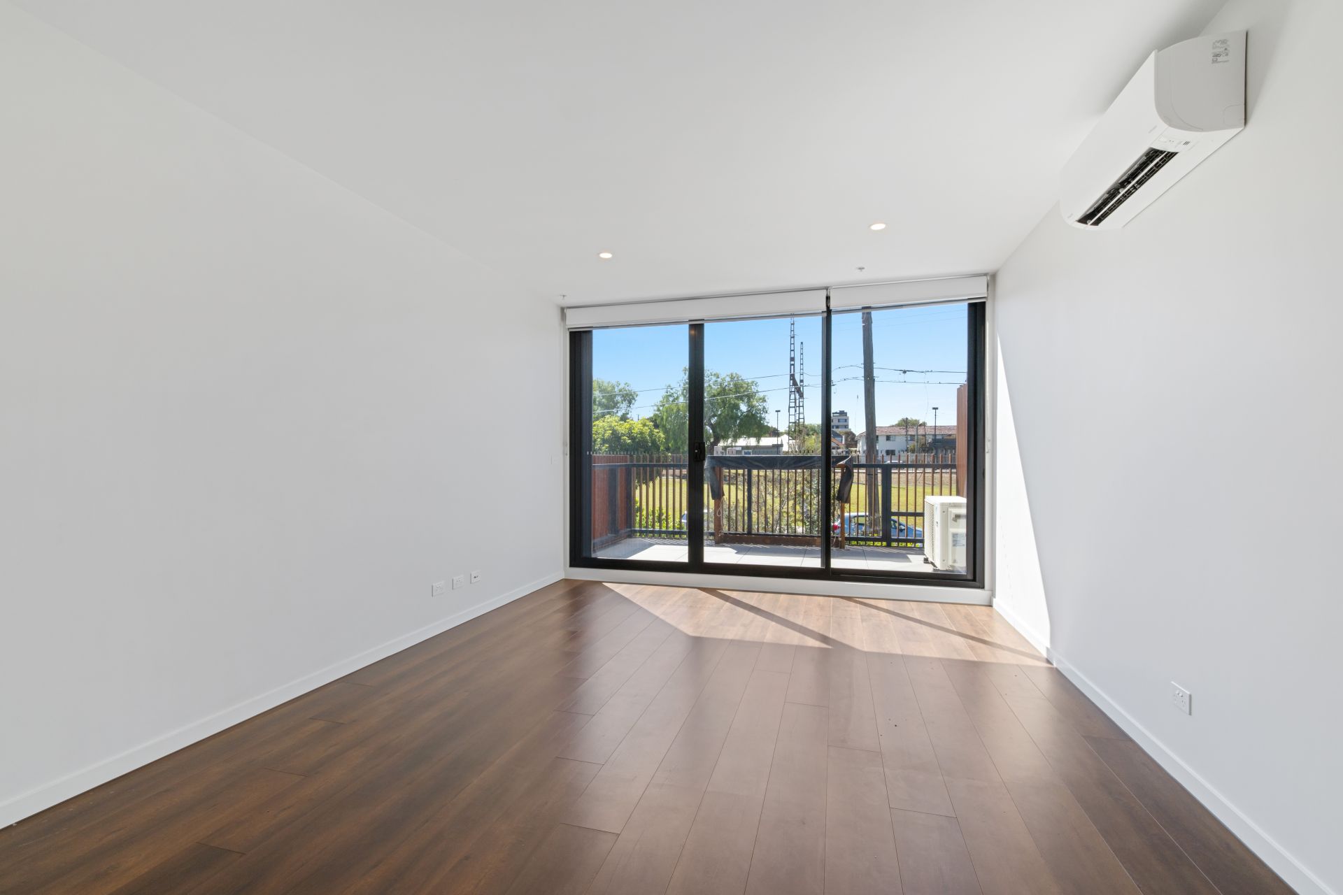 Central Modern Apartment.