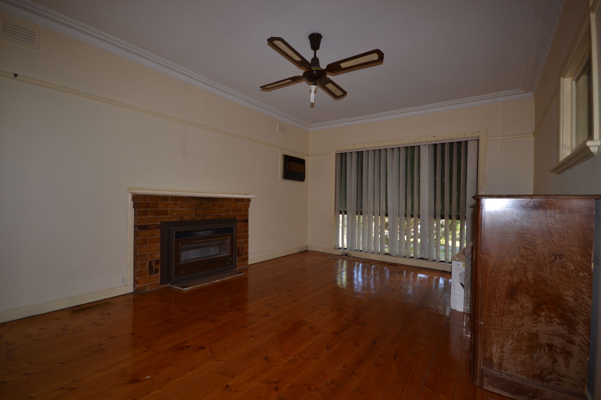 LARGE PLACE TO CALL HOME WITH AN ABUNDANCE OF SPACE!