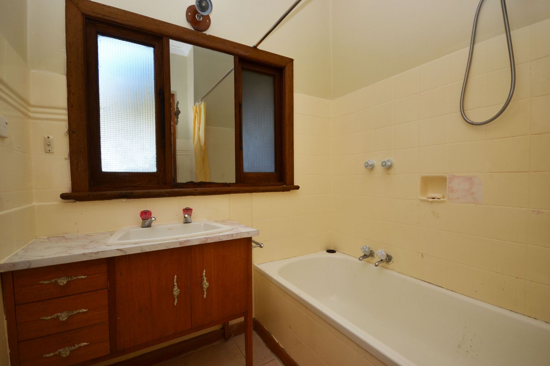 GREAT LOCATION AND GREAT VALUE - 6 MONTH LEASE