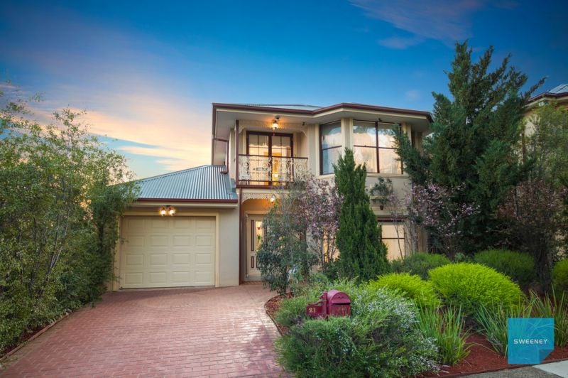 21 Woolshed Avenue, Cairnlea - Thumbnail 2
