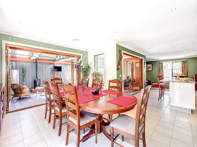 15 Stirling Avenue, SEAHOLME, Seaholme - Thumbnail 5