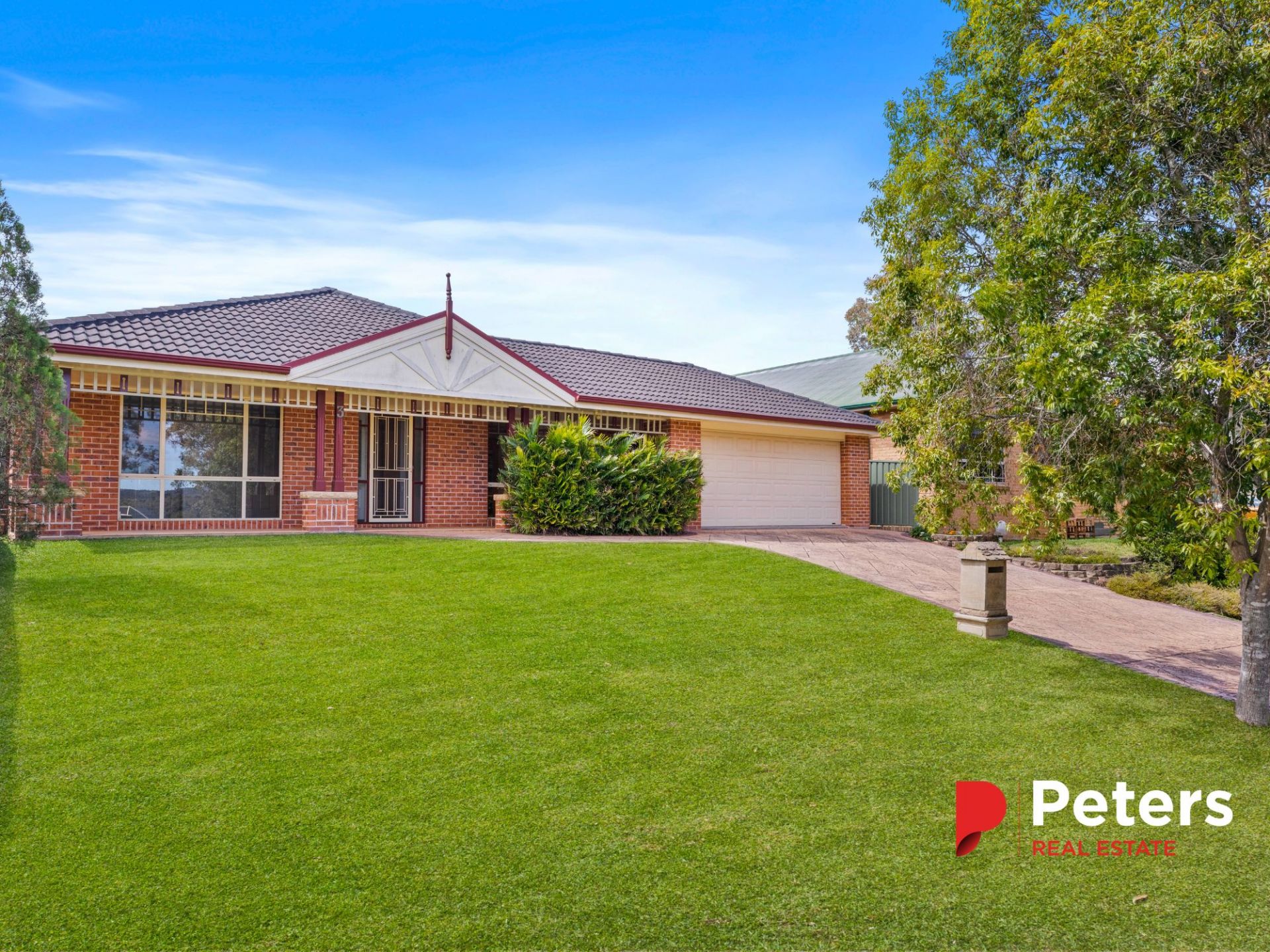 3 Leinster Circuit, Ashtonfield Peters Real Estate
