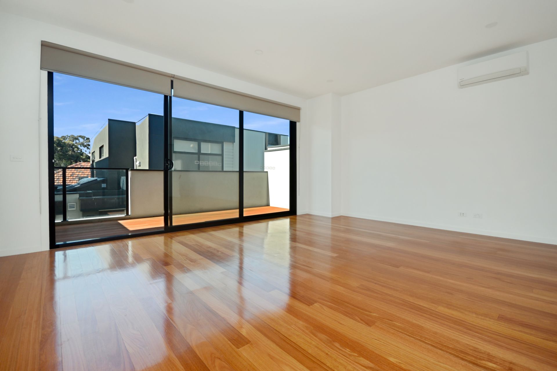 Light filled living in Northcote