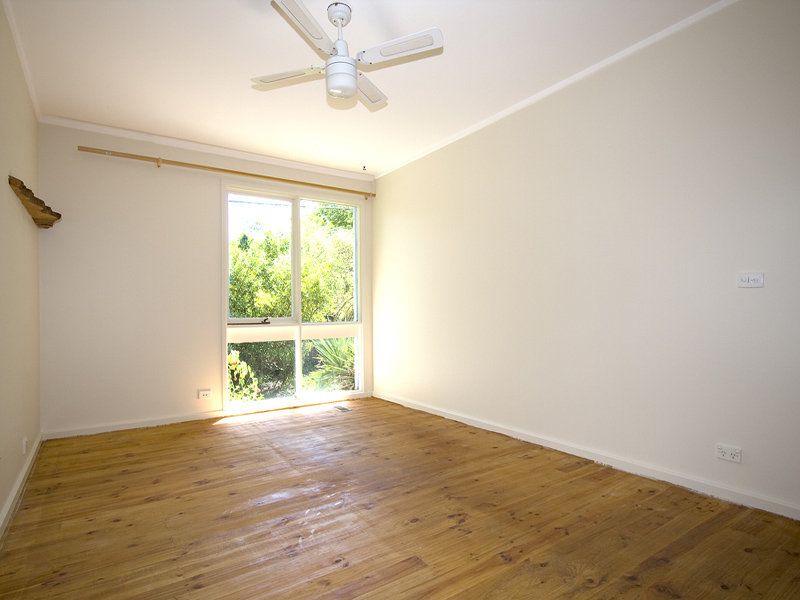 6 Pilbara Place, Fisher - Thumbnail 8