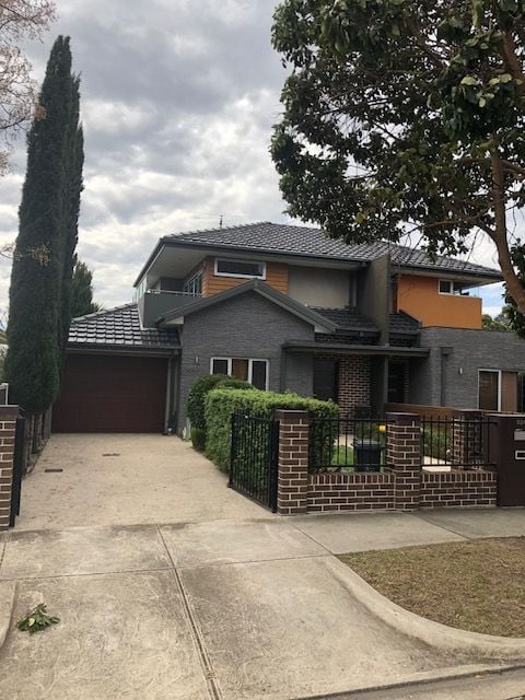A Stunning townhouse in a Central Location!