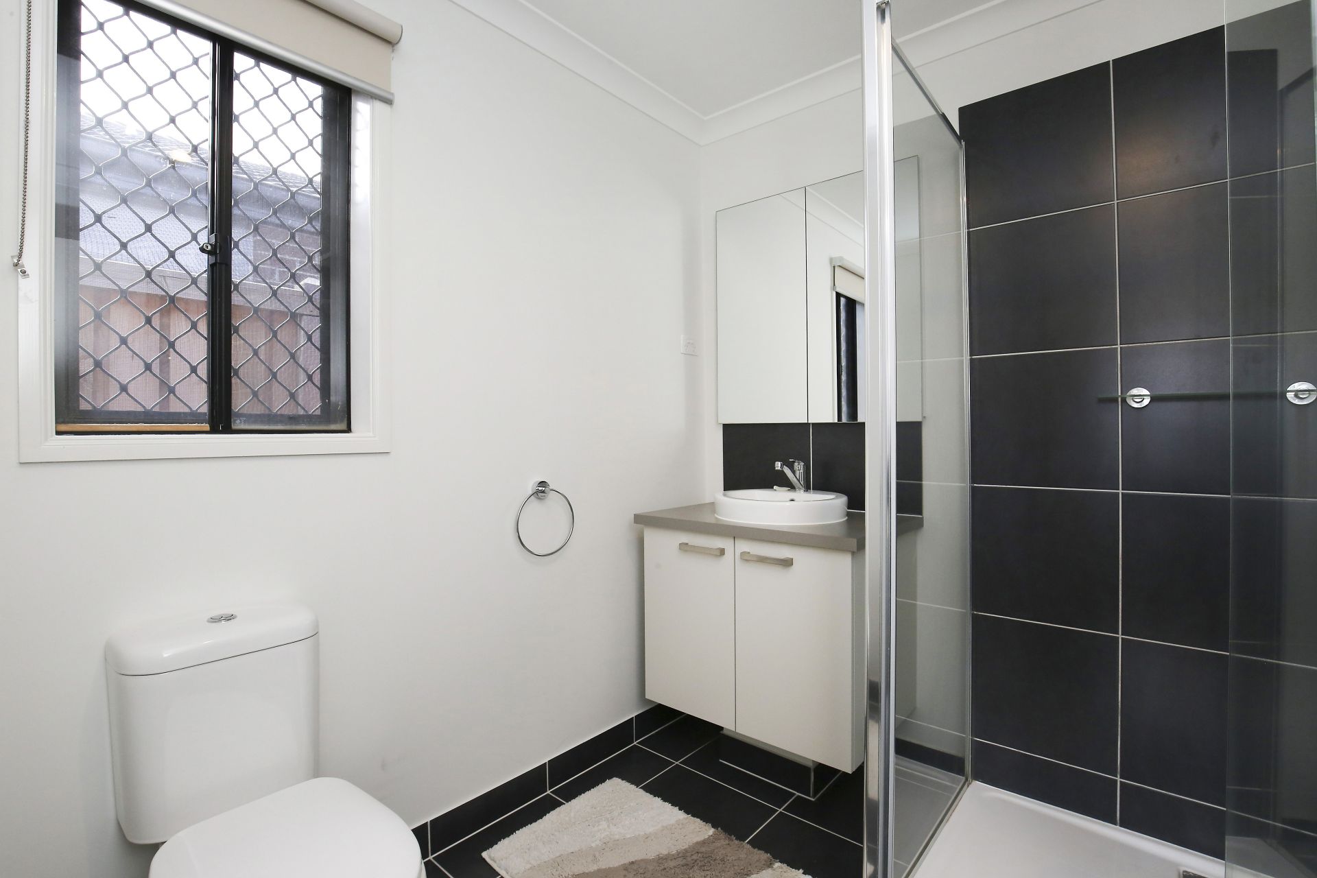 SPACIOUS IN A CENTRAL LOCATION OF MERRIFIELD ESTATE