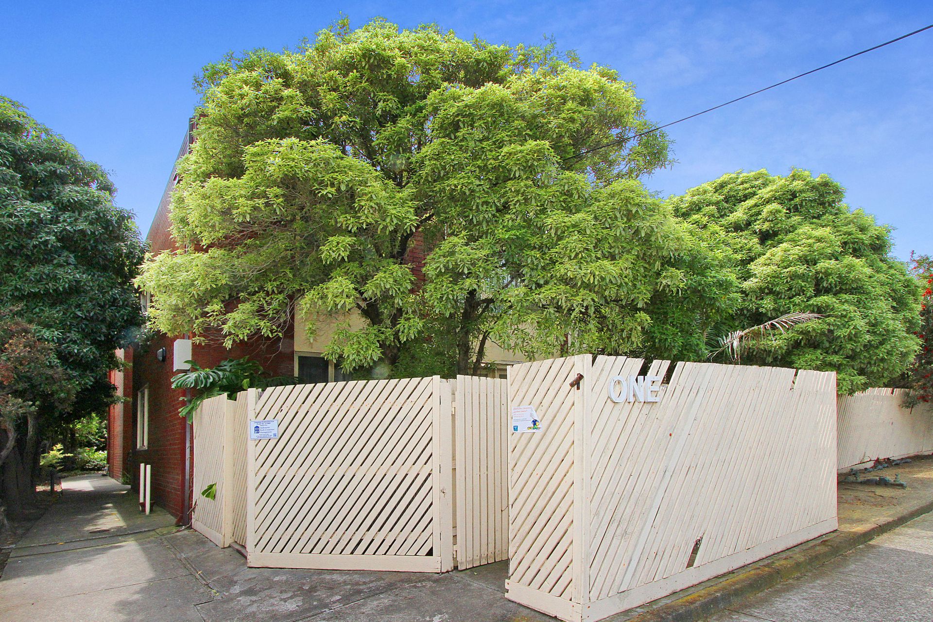 Cosy Ground Floor Apartment in the Heart of Thornbury!