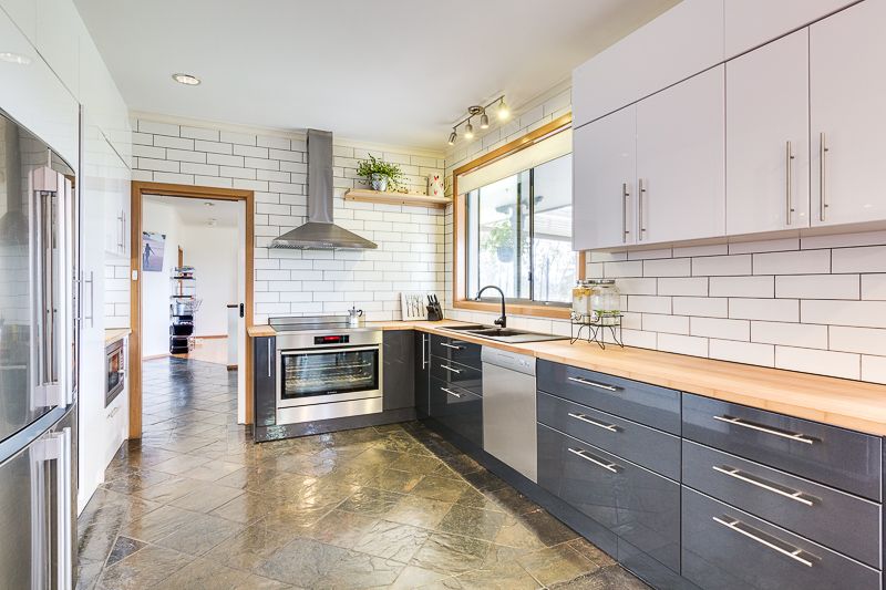 19 Banadell Avenue, Bacchus Marsh - Thumbnail 4