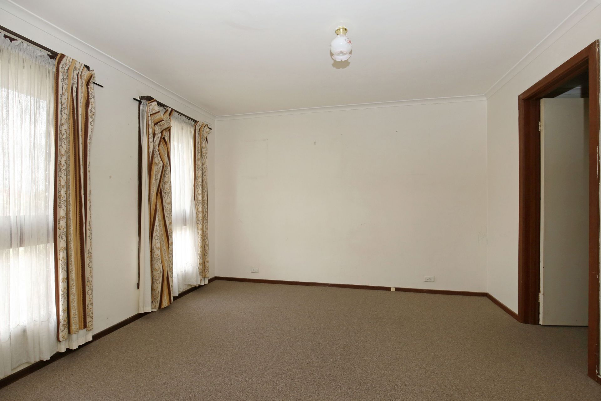 CENTRALLY LOCATED FAMILY HOME    *Insp Tue 24th Oct @ 5:00pm*