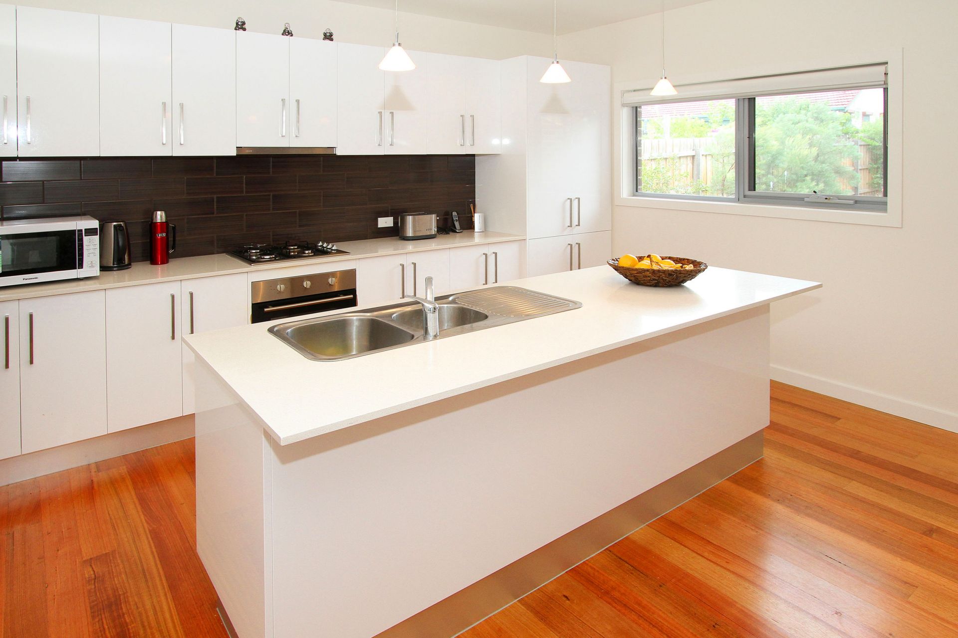 CONTEMPORARY LIVING AT ITS BEST