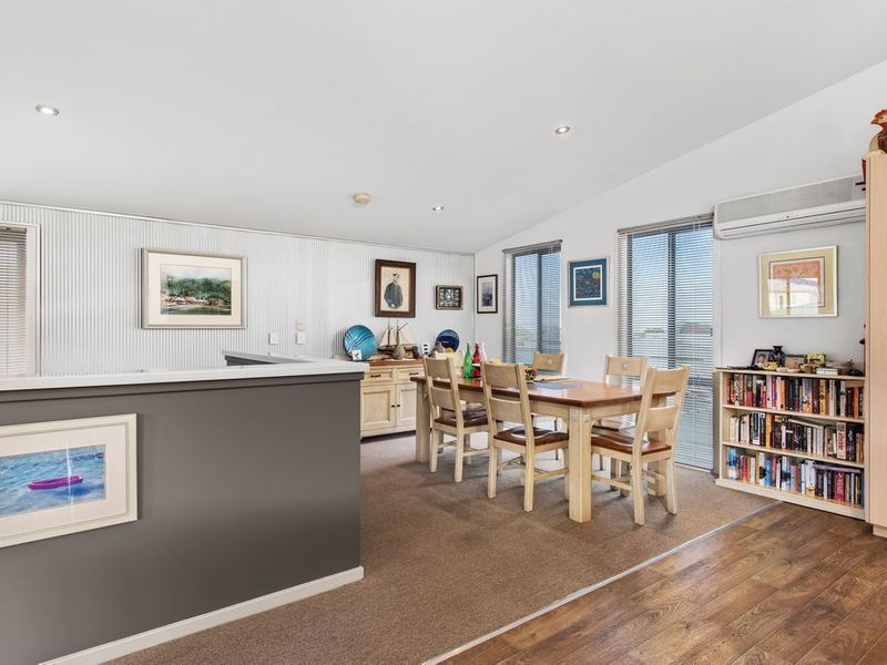 17 PARK AVENUE, Apollo Bay - Thumbnail 4
