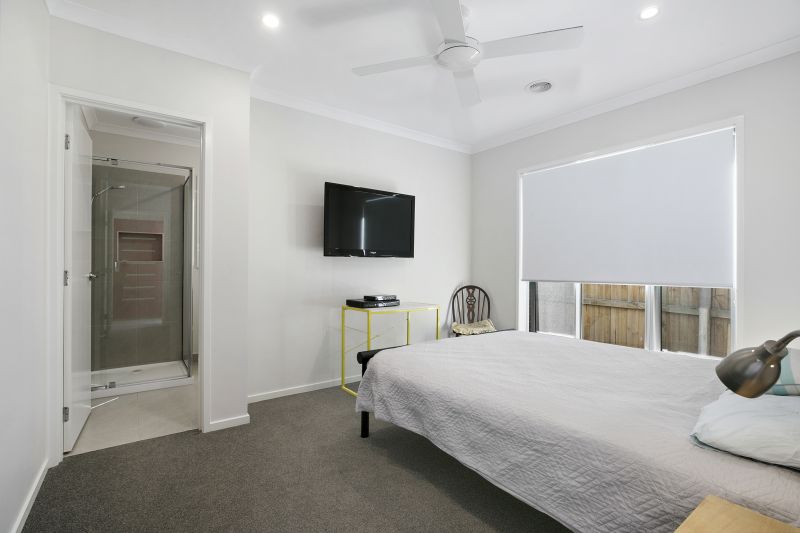 23B Lloyd Street, Belmont