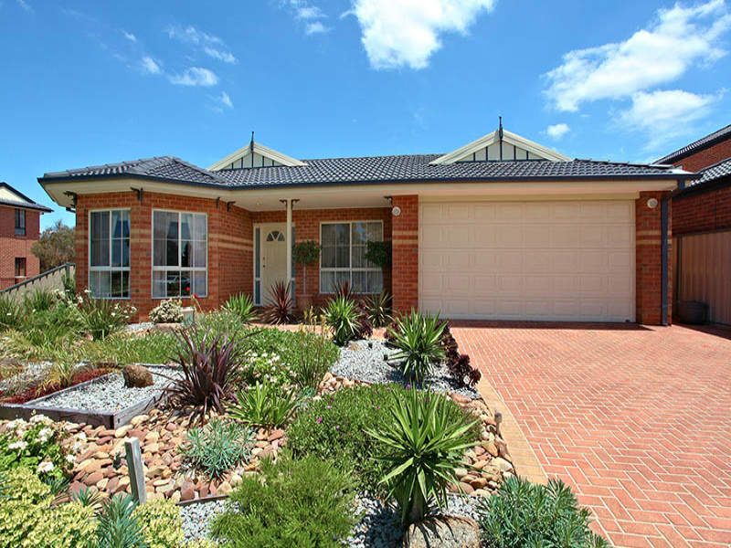 22 Tenterfield Drive, Burnside Heights - Thumbnail 2