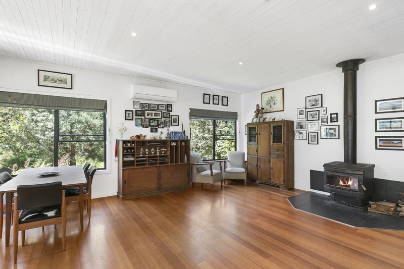 5 DWELLINGS/INCOME & ACREAGE, Lorne - Thumbnail 5