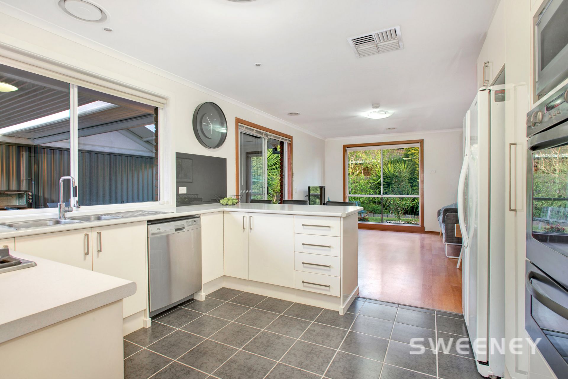 25 Hoddle Way, Altona Meadows - Thumbnail 4