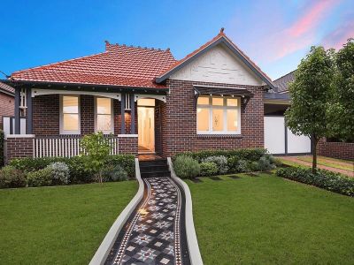 Designer family home in prestigious Dobroyd Estate