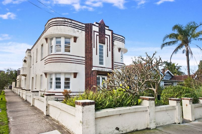 YOUR OWN HIDDEN GARDEN