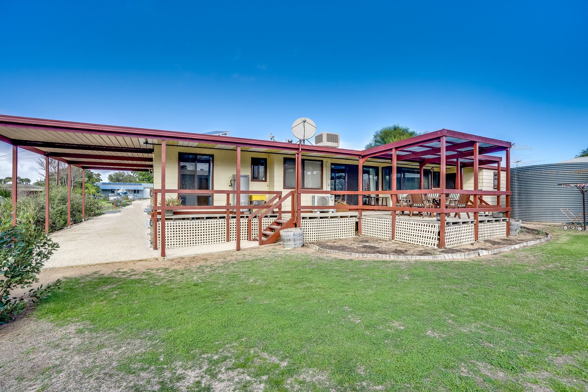 6 Edgewater Road, Clayton Bay South Coast Realty