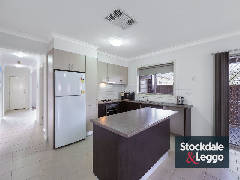 24 Chamonix Parade SOUTH MORANG, South Morang - Thumbnail 6