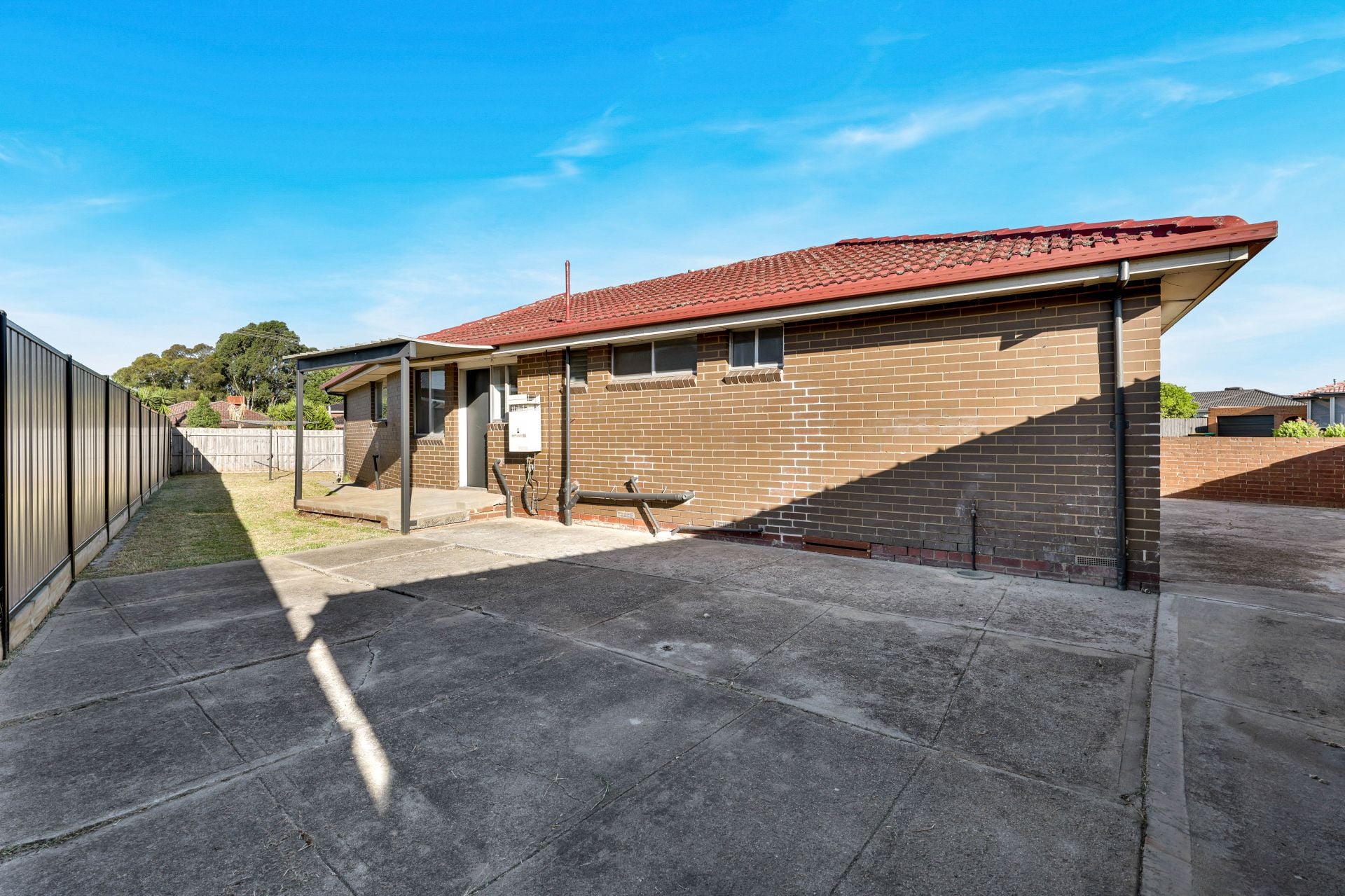 Stylish Abode, Sought After Surrounds