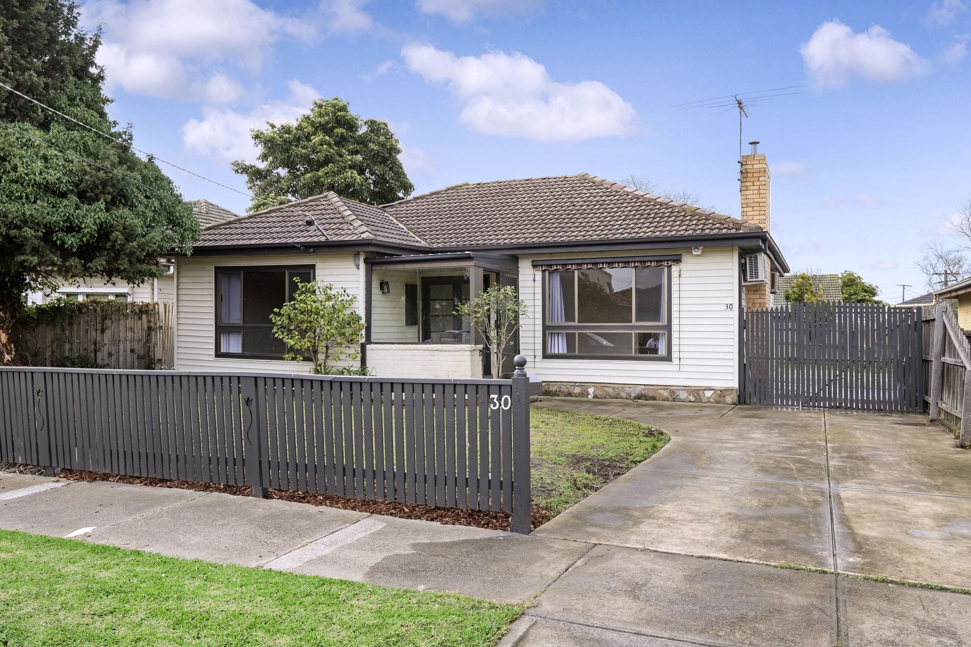 30 Leonard Street Sunshine VIC, Sunshine - Thumbnail 2