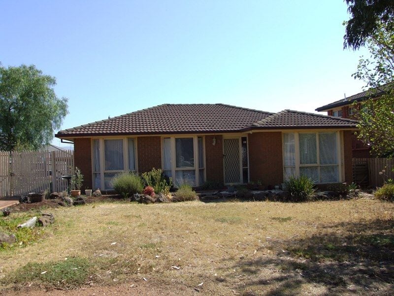 1 Higgins Court, Bacchus Marsh - Thumbnail 2