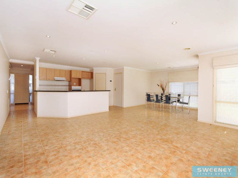 3 Naracoorte Drive, Caroline Springs - Thumbnail 4
