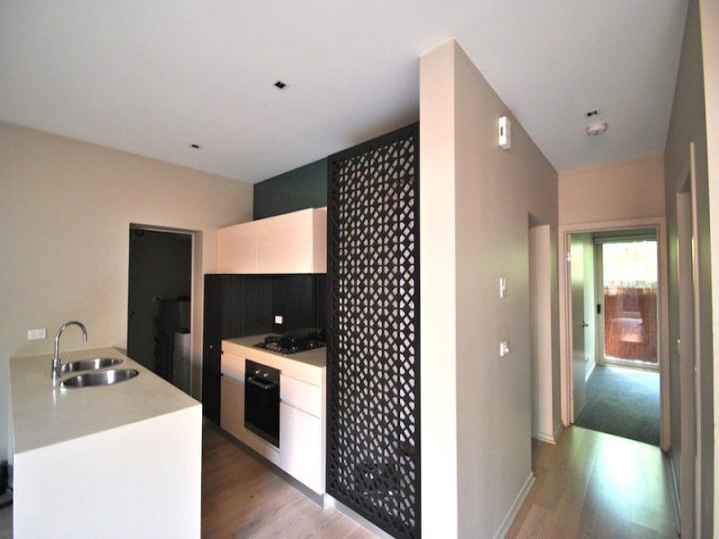 3/106 Addison Street, Elwood - Thumbnail 3