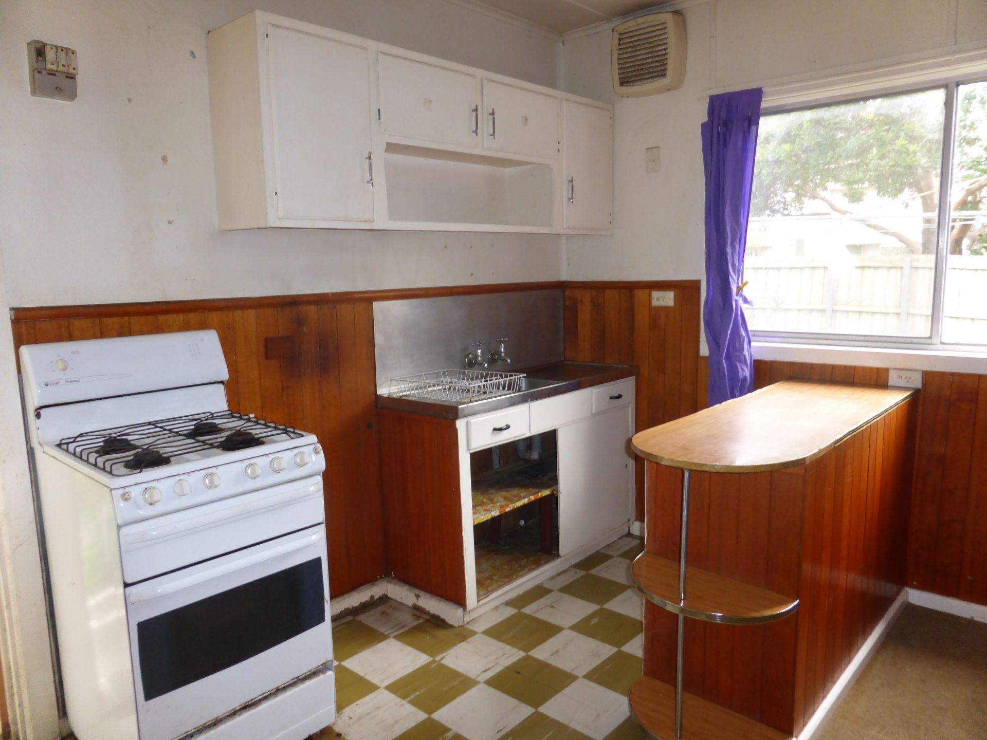 Classic Thornbury Home With Plenty of Space to Offer!