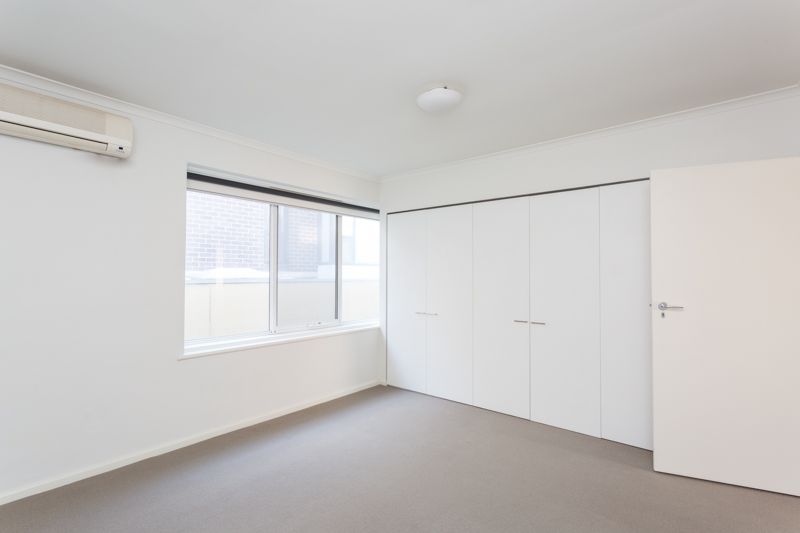 8/47 Spenser Street, St Kilda - Thumbnail 5