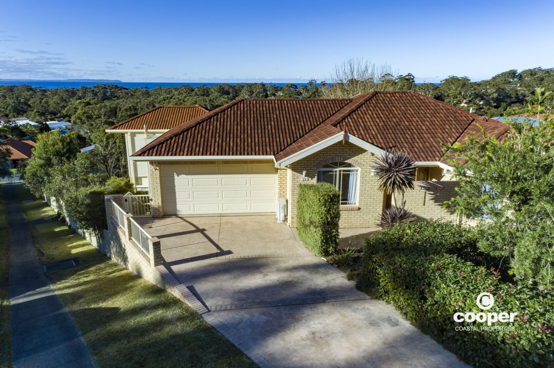 20 Seascape Close, Narrawallee - Thumbnail 2