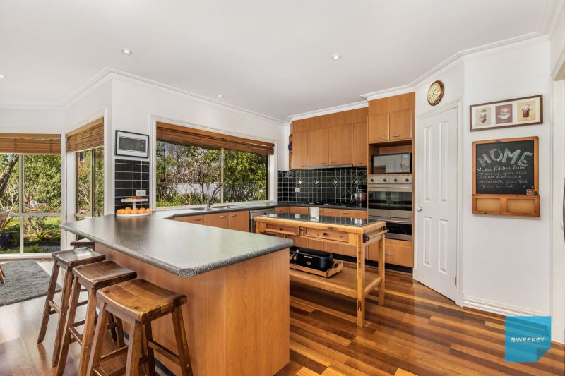 25 Ranmore Grove, Caroline Springs - Thumbnail 8