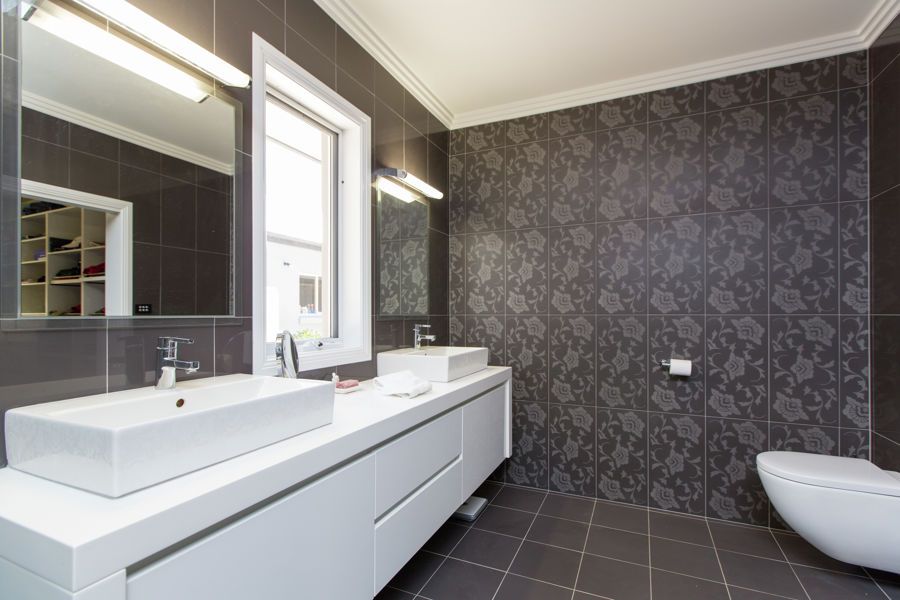 Real Estate For Sale 1 Clare Avenue Lake Albert , NSW