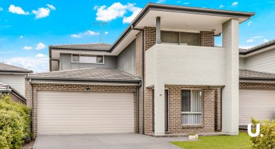 Colebee, 18 Aspect Crescent