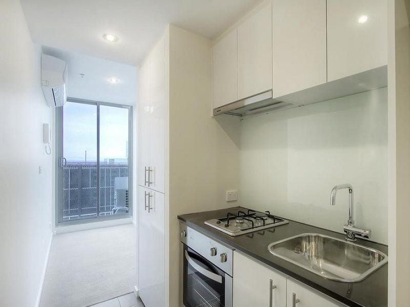 2206/8 Exploration Lane MELBOURNE VIC, Melbourne - Thumbnail 2