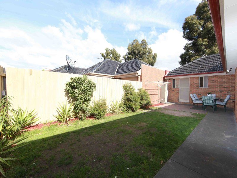 12 Astair Avenue SOUTH MORANG, South Morang - Thumbnail 2