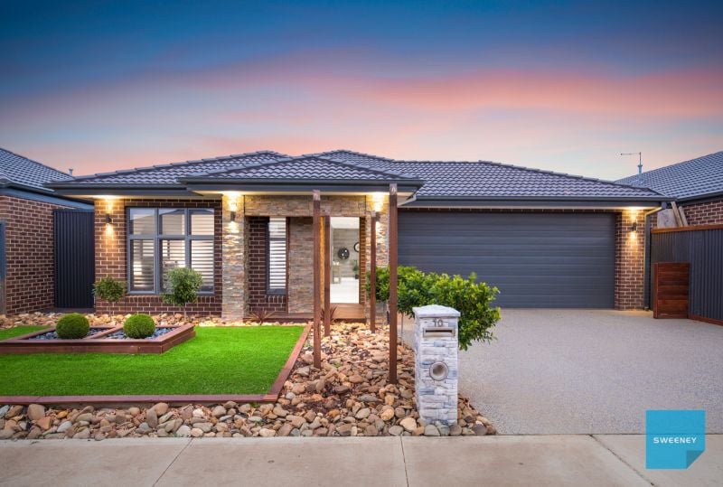 10 Aubisque Close, Fraser Rise - Thumbnail 2