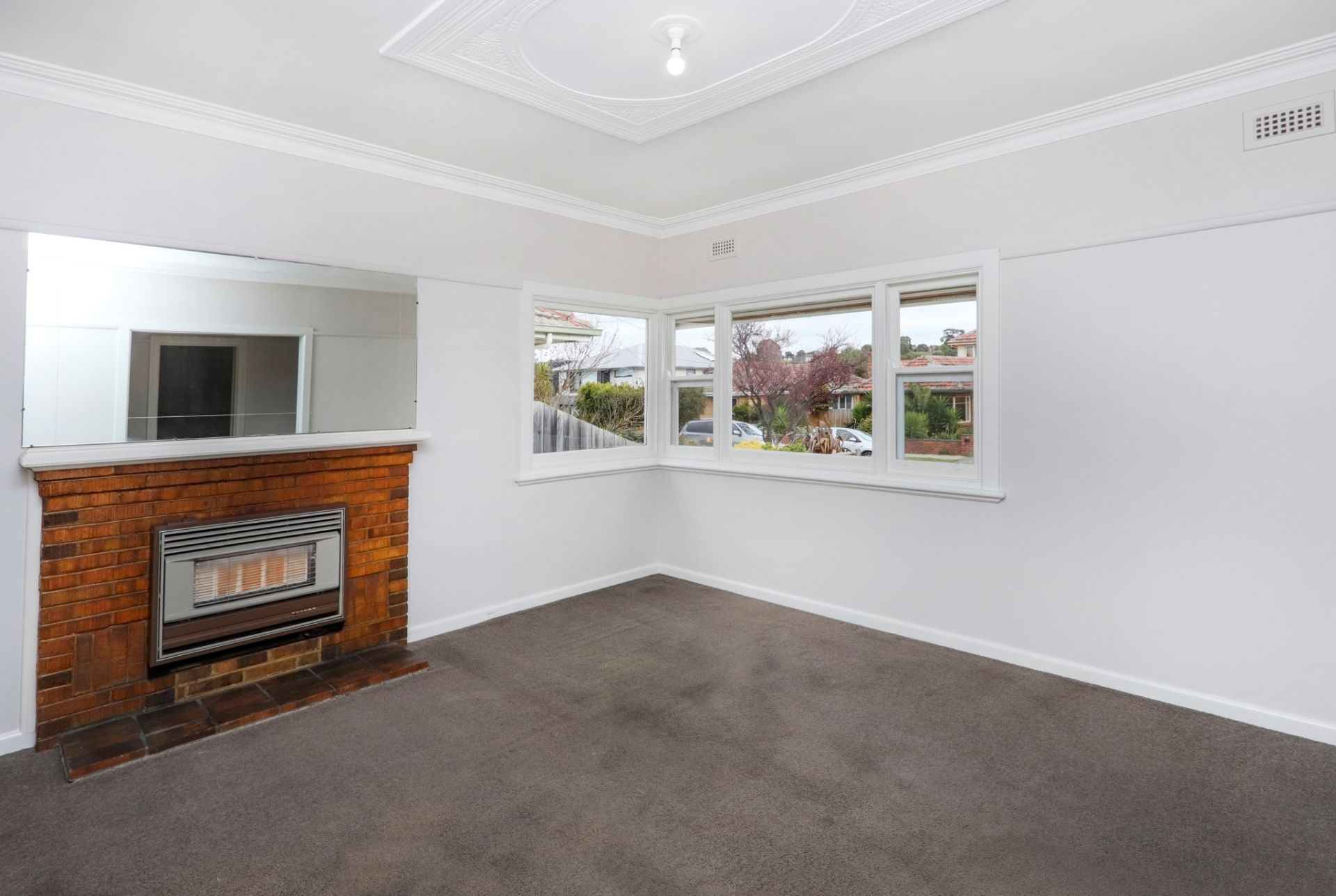POPULAR PASCOE VALE