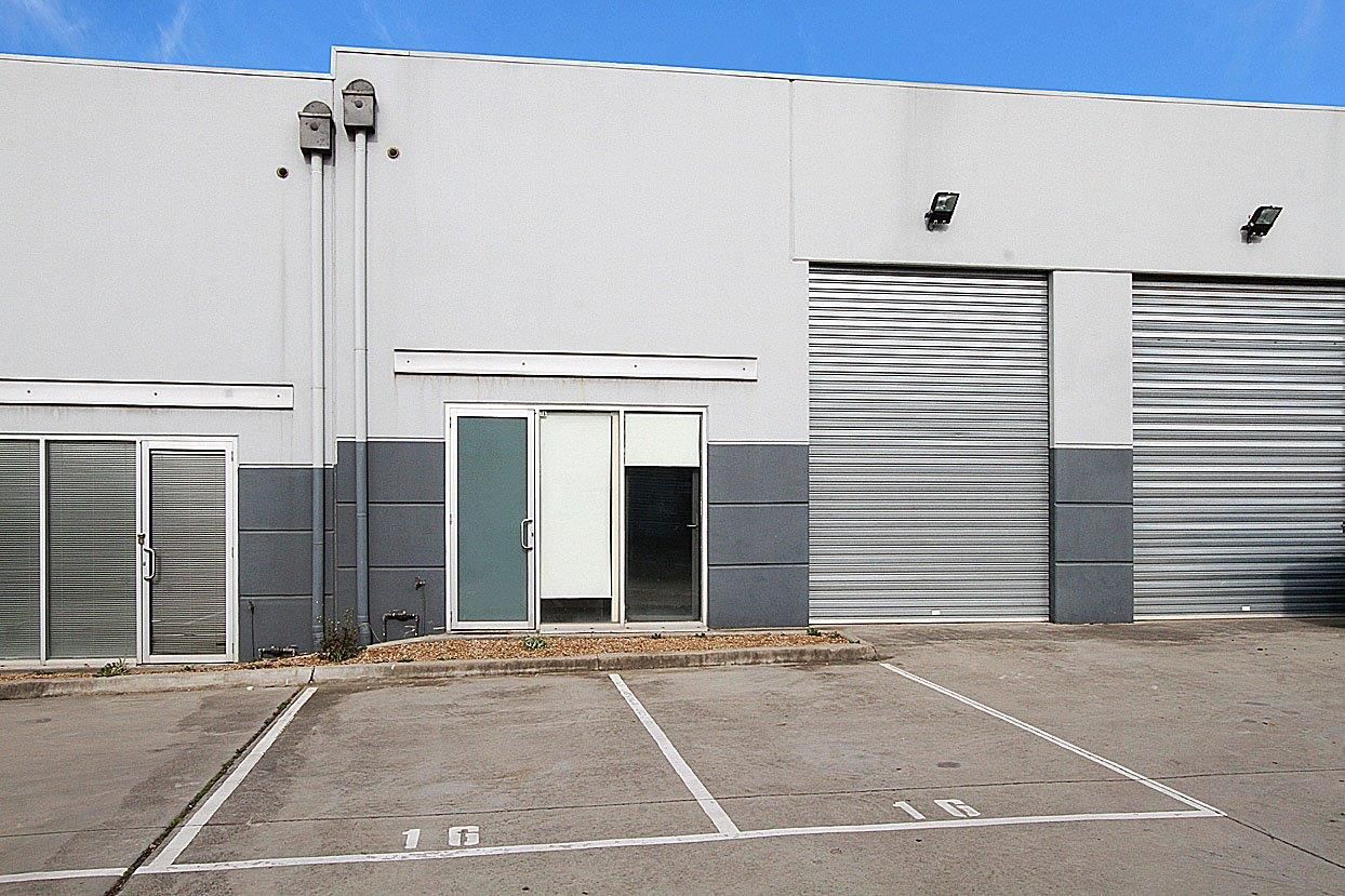 SECURE FACTORY/WAREHOUSE IN EXCELLENT LOCATION