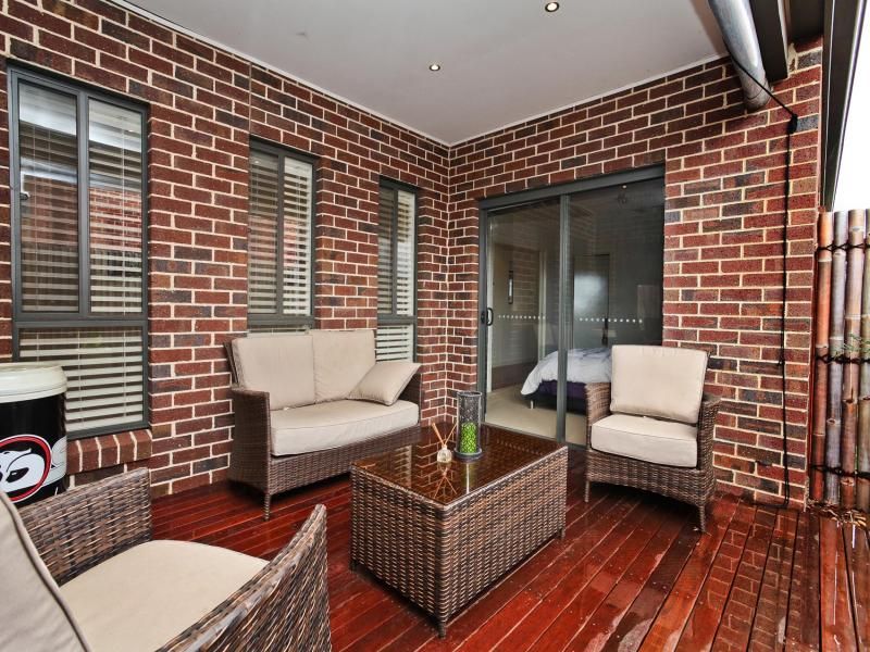 77 Oakview Parade, Caroline Springs - Thumbnail 6